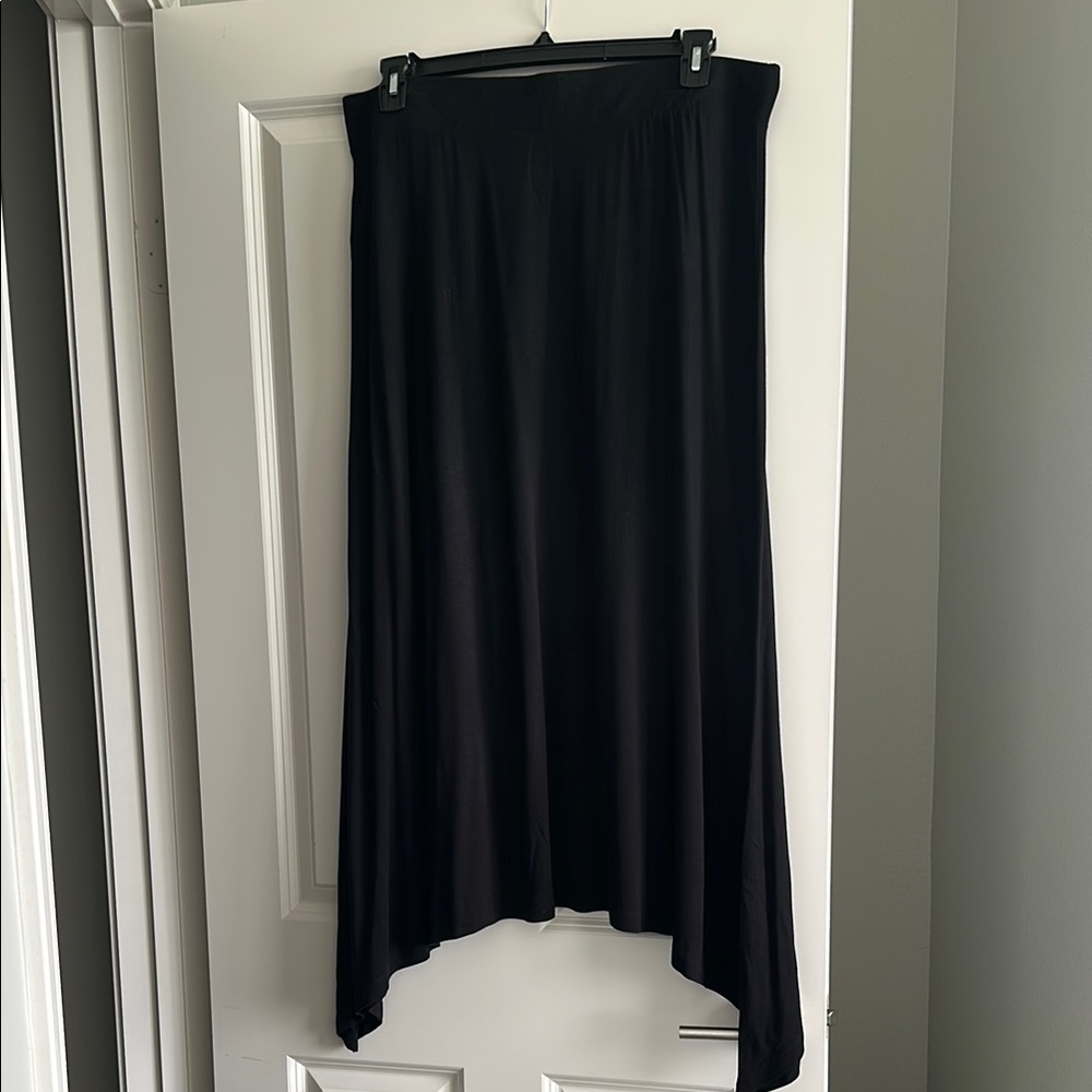 Gloria Vanderbilt Black Asymmetrical Maxi Skirt